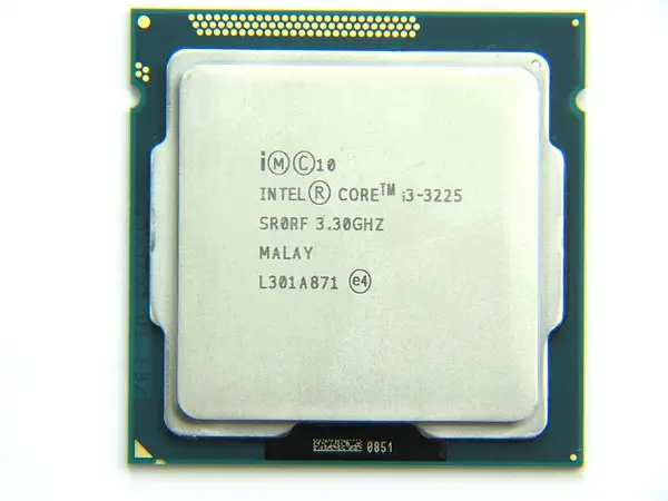 Intel Core i3-3225(3.30 GHz; 2Coeur; 4Thread; 3 Mo)